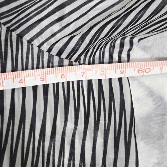 Rapha Pack Jacket Windbreaker Cycling Black White Pink Lightweight Men’s Size L - Picture 12 of 12